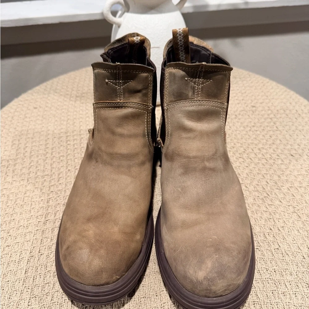 UGG Men’s Size 10.5 M Biltmore Chelsea Waterproof Slip On Boots Stout 1103789